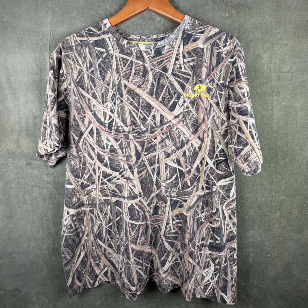 Mossy Oak camo tee with grass design #camouflage #hunting